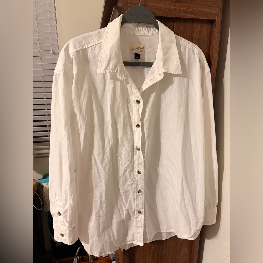 Universal Thread White Long-Sleeve Button-Down Shirt